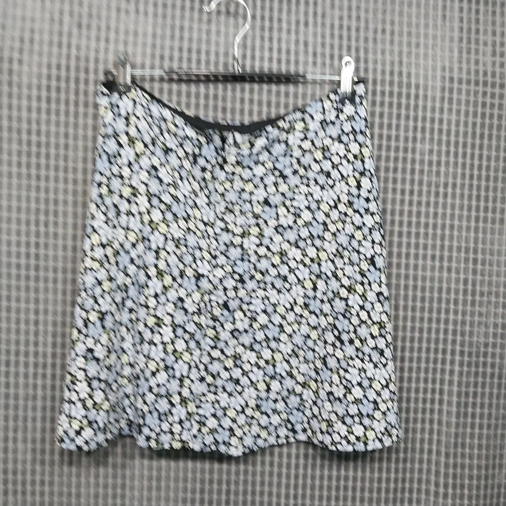 H&M Divided Women Skirt Floral Mini A-Line Viscose Size 6 Black Blue